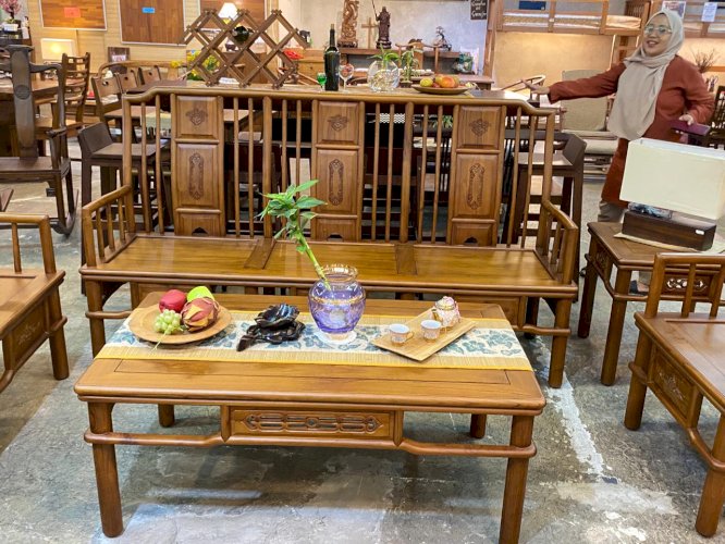Kursi Jati Oriental